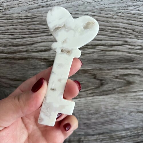 White Chalcedony Heart Key - No. 177 - Yatzuri Shop