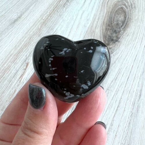 Snowflake Obsidian Heart - No. 168 - Yatzuri Shop